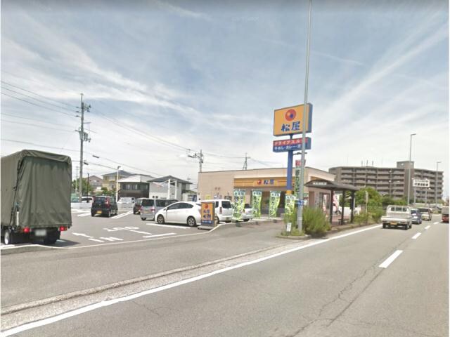 松屋徳島常三島店(その他飲食（ファミレスなど）)まで819m シャルムしらさぎ