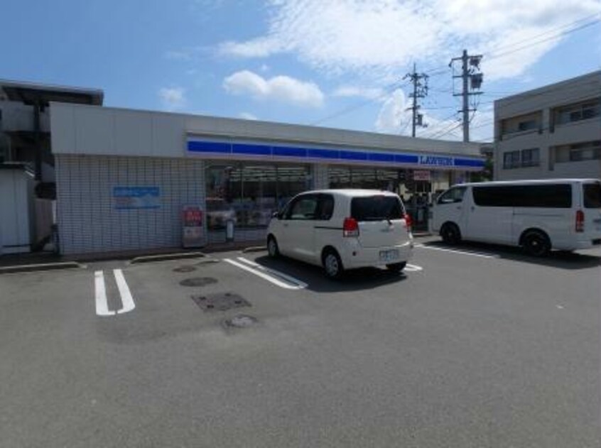 ローソン徳島城東町1丁目店(コンビニ)まで742m セジュール住吉
