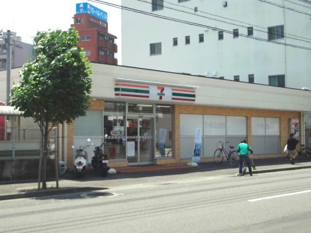 セブンイレブン徳島助任橋店(コンビニ)まで336m 里見ビル