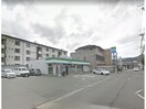 ファミリーマート南昭和町店(コンビニ)まで193m リファインハイツ