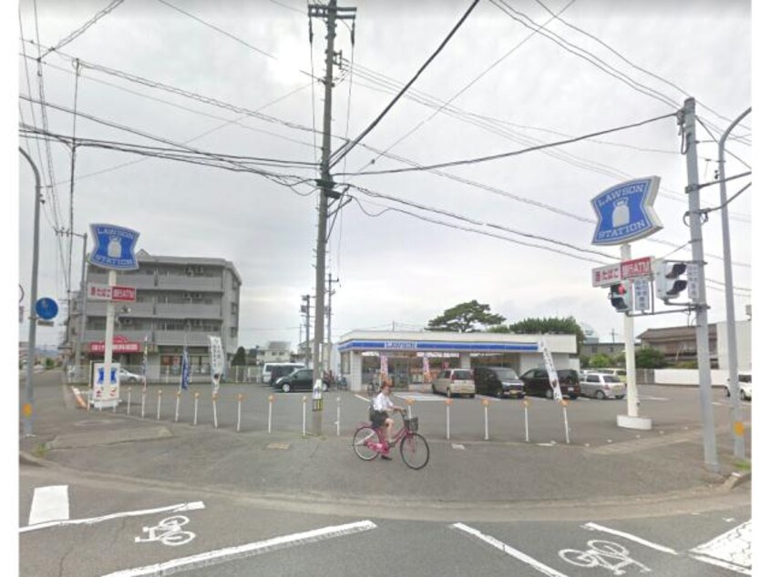 ローソン徳島中島田町店(コンビニ)まで771m エクセレントガーデンエスト