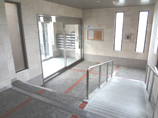  徳島市営バス/第一病院前 徒歩1分 1階 築18年