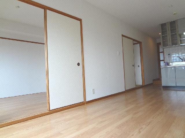 リビング 徳島市営バス/西新町 徒歩3分 1階 築32年