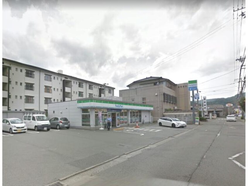 ファミリーマート南昭和町店(コンビニ)まで275m 牟岐線/阿波富田駅 徒歩16分 3階 築28年