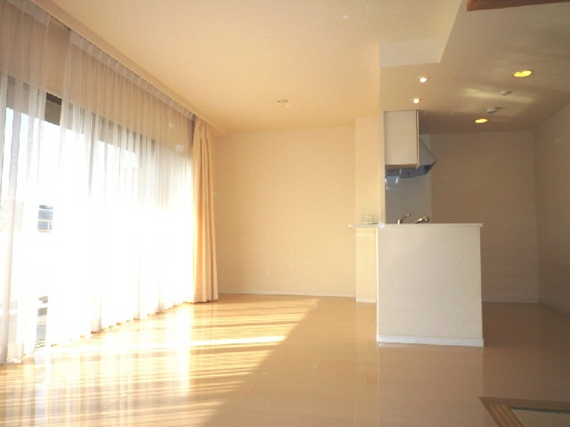 リビング サーパス福島