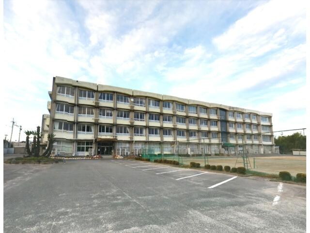 徳島市立南部中学校(中学校/中等教育学校)まで1411m 牟岐線/地蔵橋駅 徒歩8分 8階 築28年