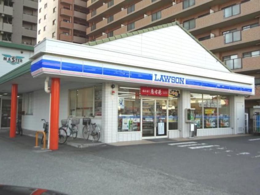 ローソン徳島佐古六番町店(コンビニ)まで836m ｱｾﾞﾘｱﾌﾞﾛﾑ