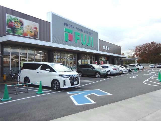 フジ中吉野店(スーパー)まで567m※フジ中吉野食品店 ベレオ助任橋