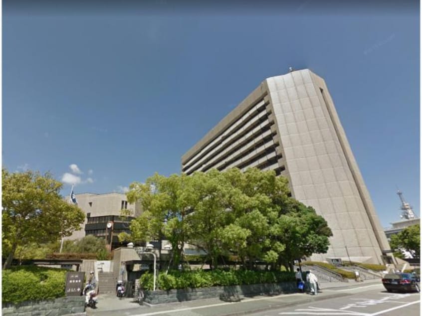 徳島市役所(役所)まで1352m キャトルセゾン富田橋