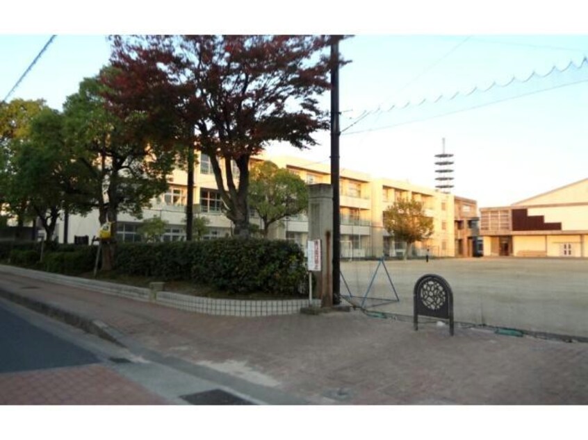 徳島市立助任小学校(小学校)まで655m※徳島市助任小学校 高徳線/徳島駅 徒歩27分 1階 1年未満