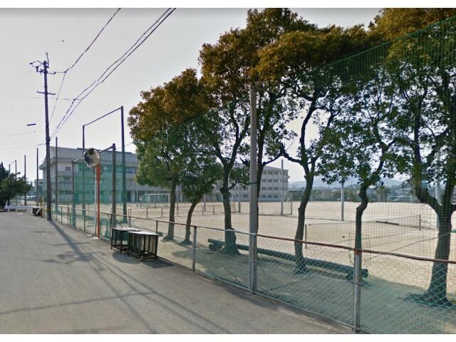 徳島市立城東中学校(中学校/中等教育学校)まで1537m 高徳線/徳島駅 徒歩21分 5階 築33年
