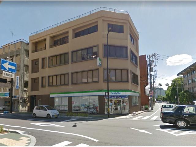 ファミリーマート徳島幸町店(コンビニ)まで397m ダイアパレス新蔵