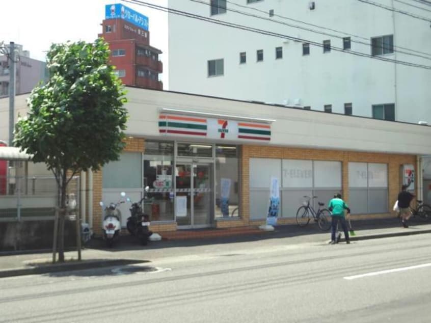 セブンイレブン徳島助任橋店(コンビニ)まで163m 徳島線/徳島駅 徒歩25分 8階 築2年