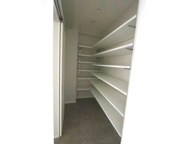 ｼｭｰｽﾞｳォｰｸｲﾝｸﾛｰｾﾞｯﾄ 徳島線/徳島駅 徒歩25分 8階 築2年