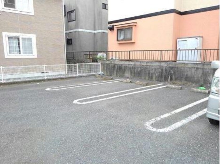 駐車場 スイートとまと三番館