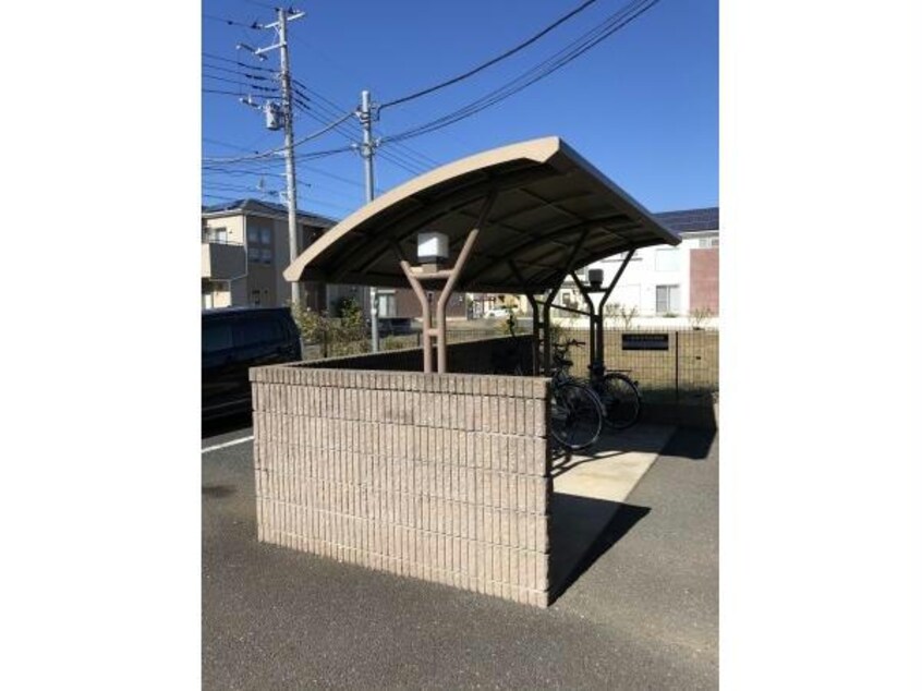 駐輪場 京成松戸線/三咲駅 徒歩12分 1階 築18年