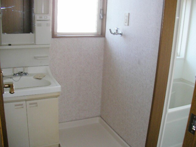 ※別部屋写真・反転タイプ リナーハイツ