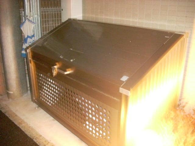 ゴミ置場 ラ・ヴェルジェ