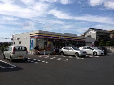 ミニストップ船橋滝台店(コンビニ)まで298m 京成松戸線/薬園台駅 徒歩8分 1-2階 築11年