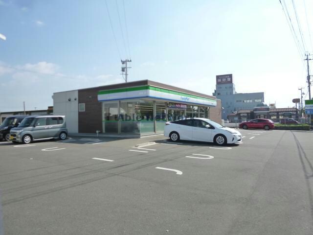 ファミリーマート大村今津町店(コンビニ)まで547m ヴェルデ中村B