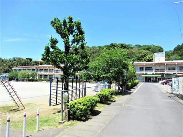 大村市立鈴田小学校(小学校)まで989m ロイヤルヒル岩松Ⅰ・Ⅱ