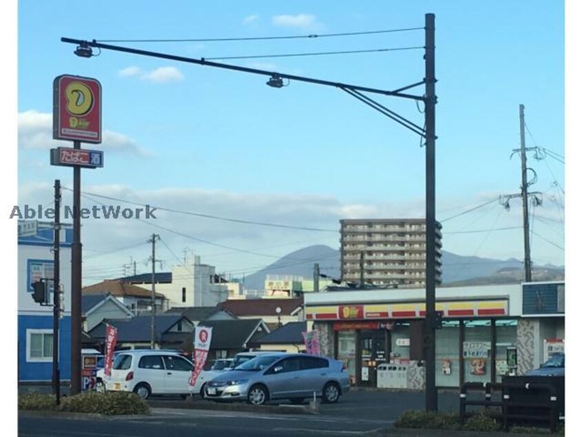 ニューヤマザキデイリーストア大村西本町店(コンビニ)まで385m ディアスフェリーセス