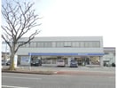 ローソン大村古賀島町店(コンビニ)まで576m サニーフラットⅡ
