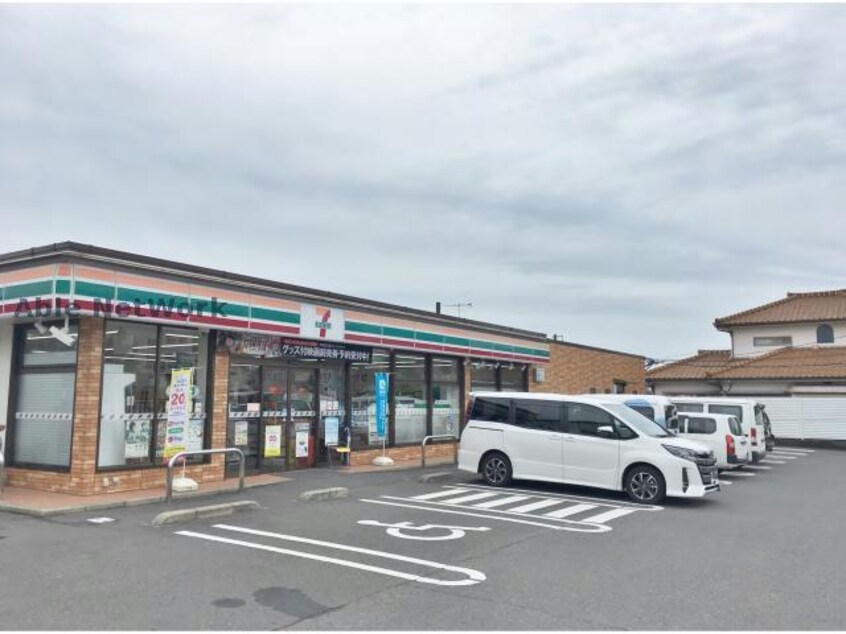セブンイレブン大村東三城町店(コンビニ)まで1010m クローバー三城Ｂ