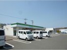 ファミリーマート大村宮小路三丁目店(コンビニ)まで724m ウィルモア黒田B棟