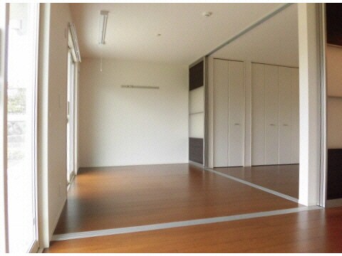 洋室 コンフォーティア三城