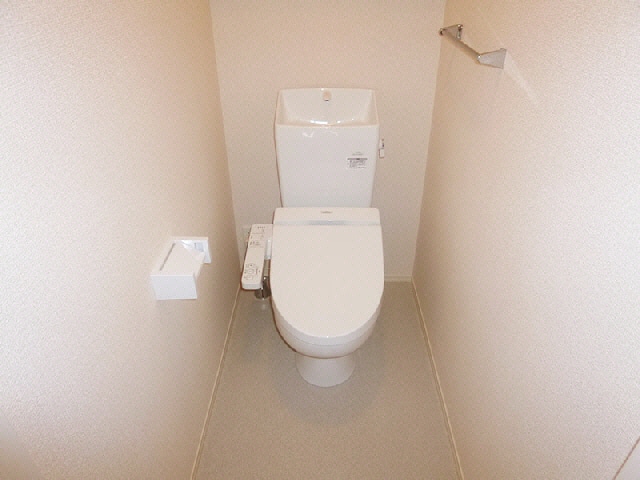 トイレ ラ・愛夏・ミミ