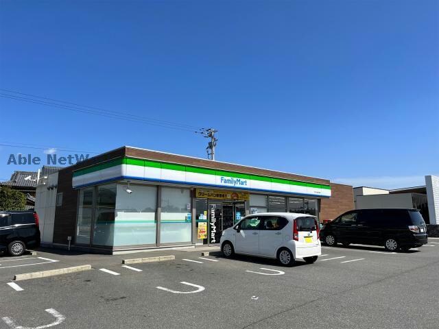ファミリーマート大村小路口町店(コンビニ)まで469m アーバンハイツ小路口　A棟