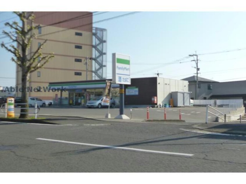ファミリーマート大村杭出津一丁目店(コンビニ)まで741m コンフィーエⅠ