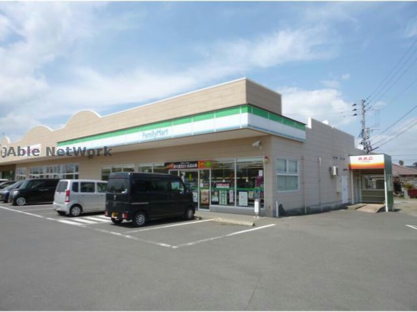 ファミリーマート大村大川田店(コンビニ)まで354m Lime House