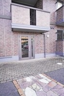 エントランス アザレアコートアミカ　A棟