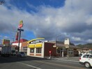 マクドナルド 東広島店(その他飲食（ファミレスなど）)まで732m ヴェルテュ－・デュ・シャトー　B館