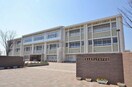 東広島市立中央中学校(中学校/中等教育学校)まで1545m カメリアＡ