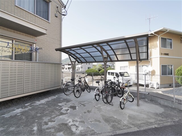 駐輪場 メゾンヴァンベール