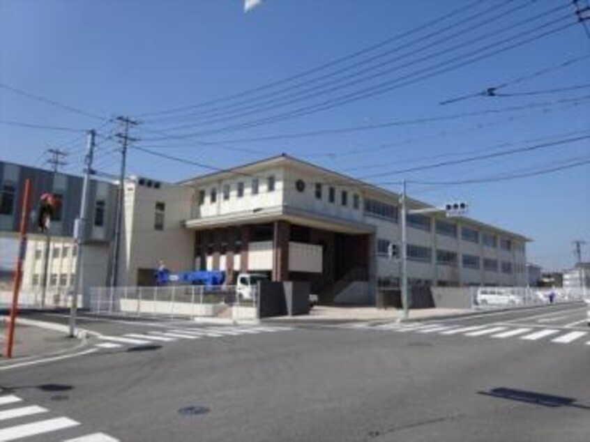 龍王小学校(小学校)まで600m グランデル　Ｃ棟