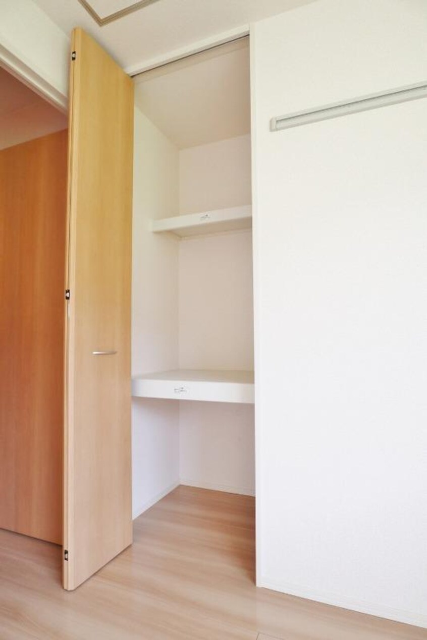 洋室６帖収納 ルミエール　A棟