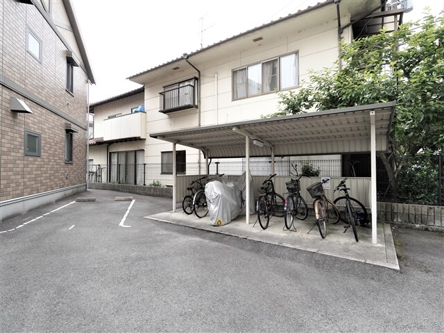 駐輪場 ニーナ　C棟