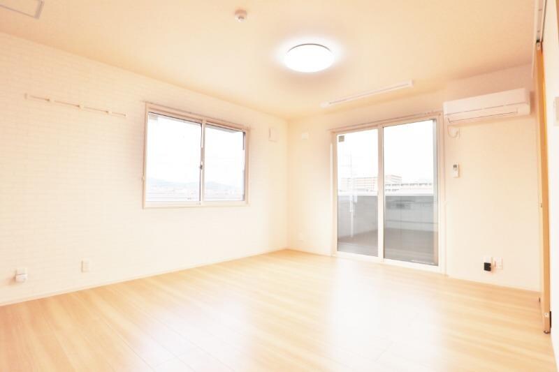 リビング ハイアークＥ