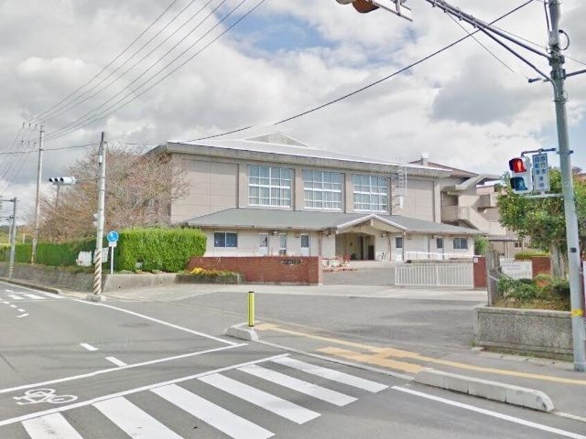 東広島市立磯松中学校(中学校/中等教育学校)まで1766m リヴェールＣ