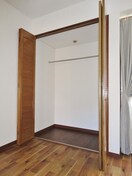 洋室収納 にっしょくビル