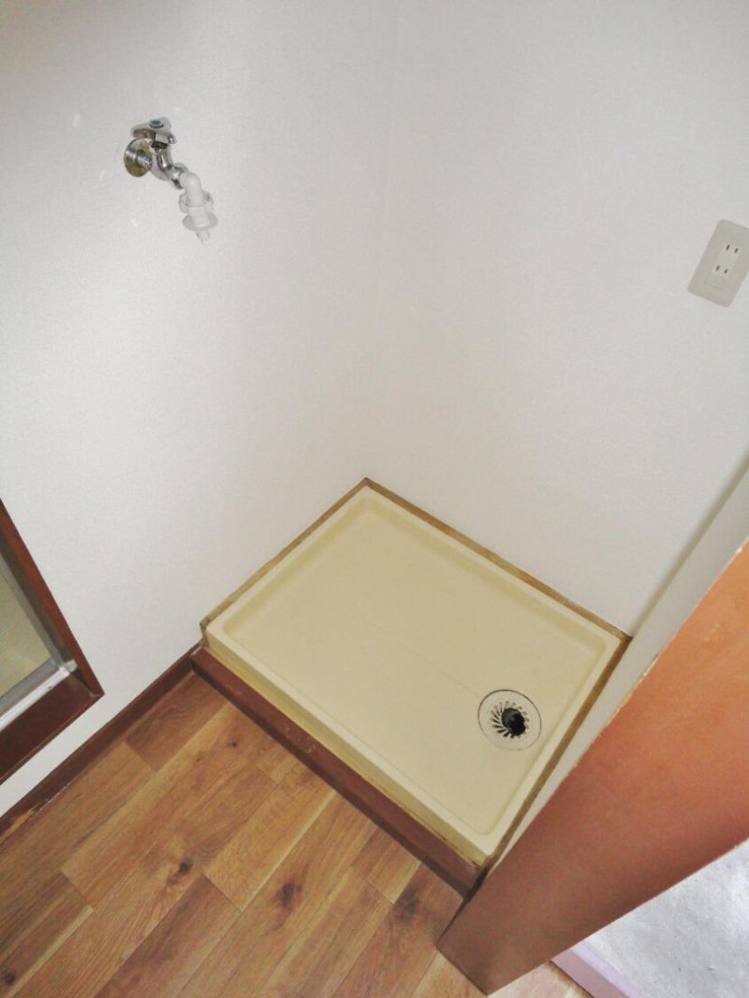 室内洗濯機置き場 にっしょくビル