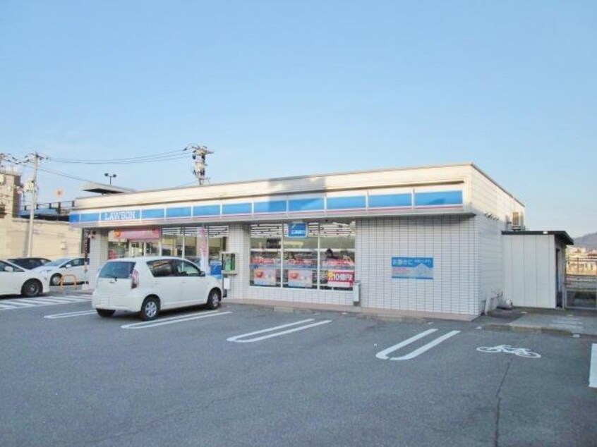 ローソン 東広島西条東店(コンビニ)まで584m シャレオ　Ｃ