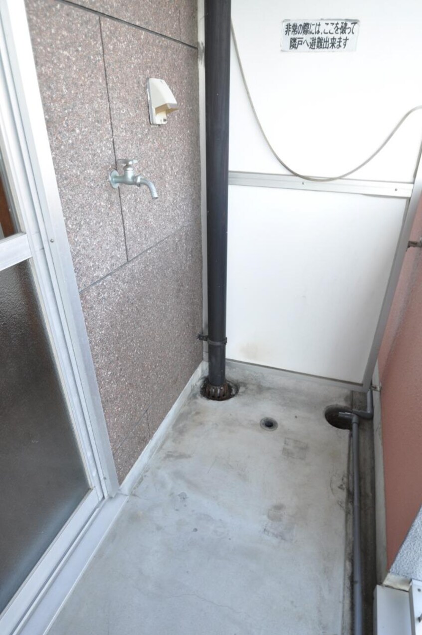 屋外洗濯機置き場 リバーサイド福村　I