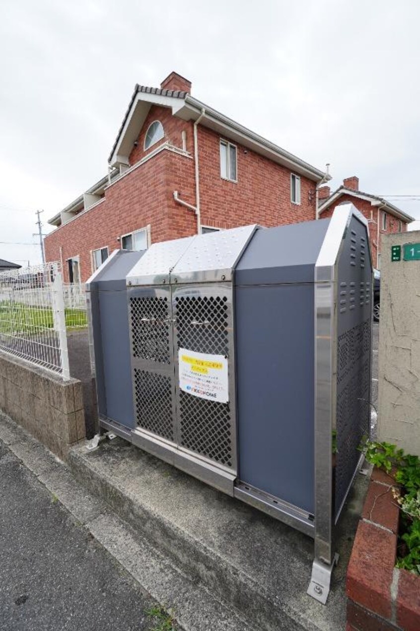敷地内ゴミステーション フロイデ　弐番館