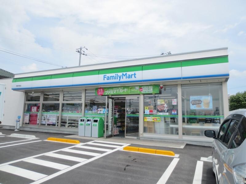 ファミリーマート西条寺家店(コンビニ)まで600m フロイデ　弐番館
