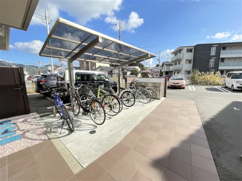 駐輪場 ジョイアス　スマート西条